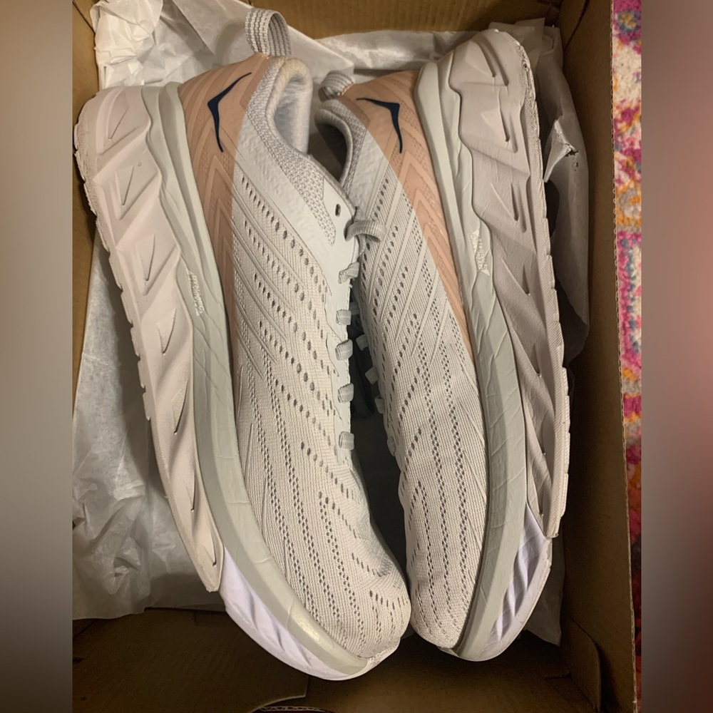 HOKA SNEAKERS